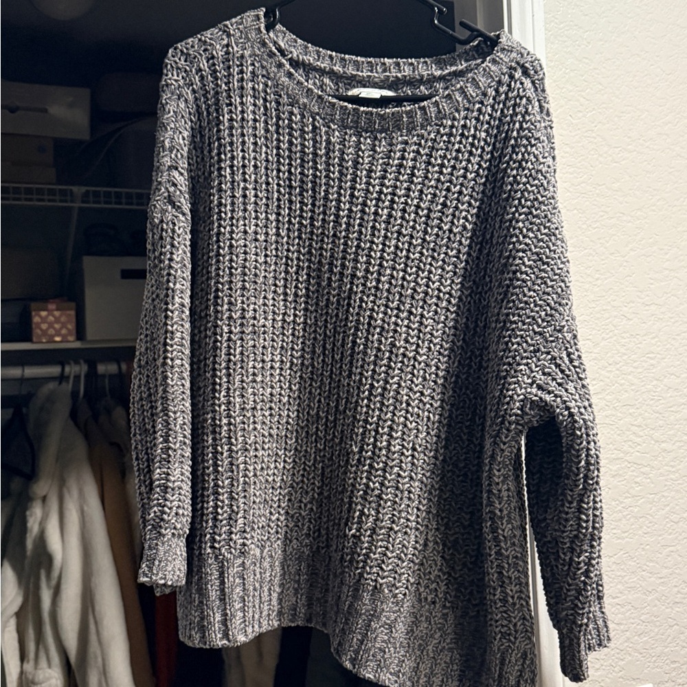American Eagle Outfitters Black and White Knit Sweater